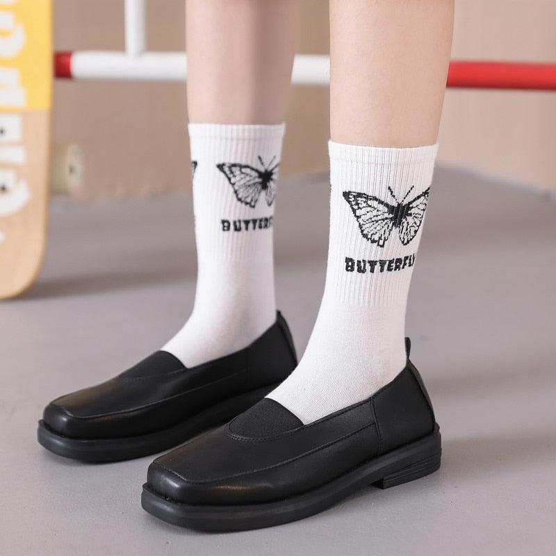 Chaussettes de dessin animé mignon nœud imprimé blanc noir calcetines Chaussettes fantaisie pour femme Ras du cou Amusantes Originales mode automne Chaussettes habillées en coton décontractées
