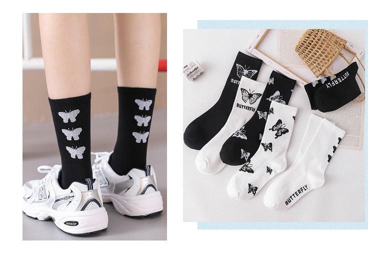 Chaussettes de dessin animé mignon nœud imprimé blanc noir calcetines Chaussettes fantaisie pour femme Ras du cou Amusantes Originales mode automne Chaussettes habillées en coton décontractées