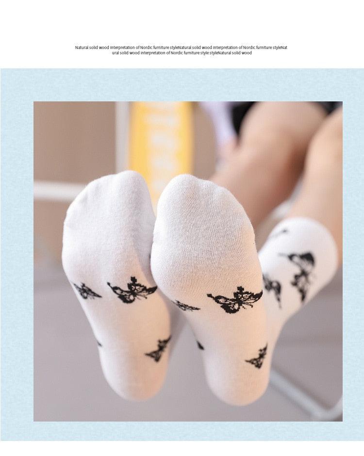Chaussettes de dessin animé mignon nœud imprimé blanc noir calcetines Chaussettes fantaisie pour femme Ras du cou Amusantes Originales mode automne Chaussettes habillées en coton décontractées