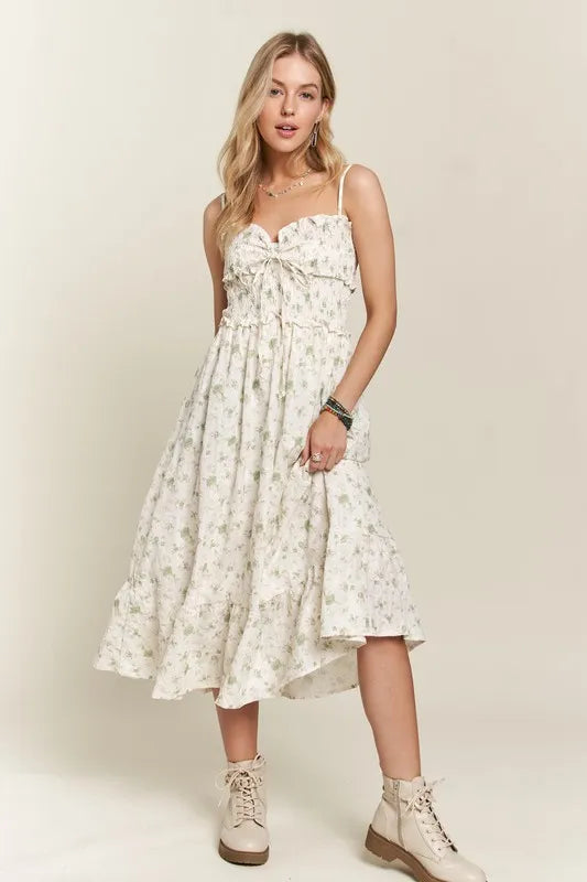 Robe d'été pour femmes à encolure cœur, smockée et fleurie – Robe à fines bretelles fleurie et romantique avec encolure cœur et détails volantés pour les événements printaniers et estivaux