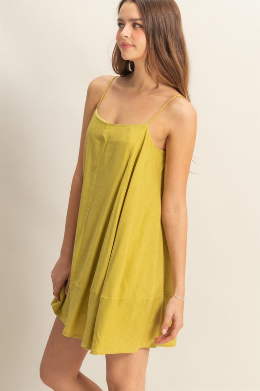 Nouvelle Robe Courte d'Été Trapèze Fluide à Bretelles et Poches pour Femme – Robe Décontractée et Chic à Bretelles Fines avec Poches Fonctionnelles pour un Look Estival Décontracté