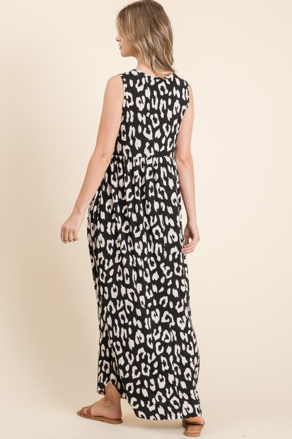 Robe longue léopard avec poches – Robe tendance à imprimé léopard, Robe longue avec poches, Robe à taille froncée, Robe léopard confortable, Robe longue élégante, Robe chic à imprimé animal, Robe longue décontractée et chic