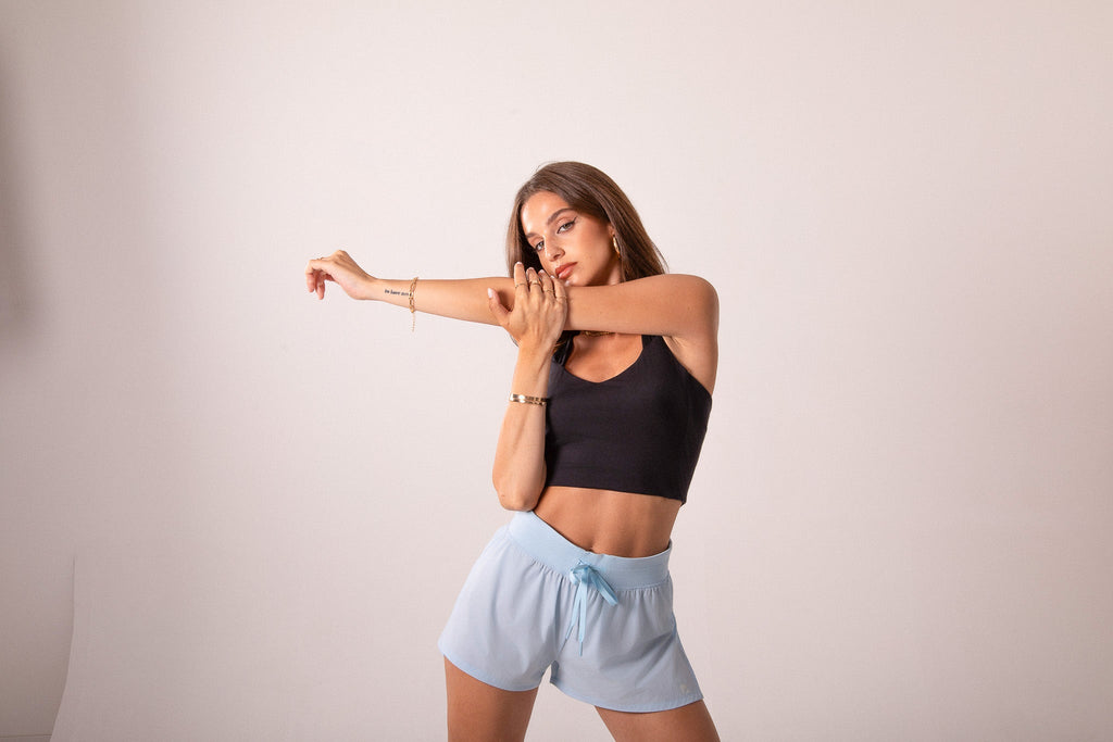 Shorts Effrontés Bleu Clair Flyaway | Course et Entraînements Femme | Runner's Athletics