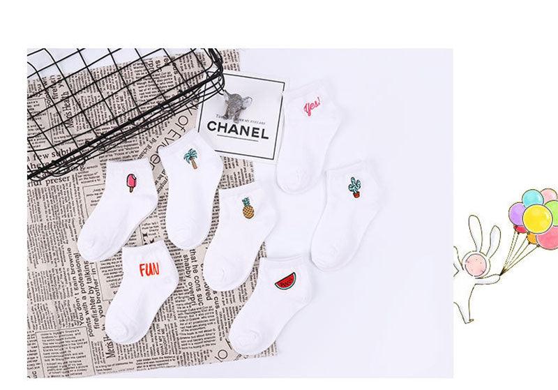 Chaussettes en coton pour enfants, chaussettes mignonnes avec broderie de fruits, chaussettes confortables en coton peigné pur, douces et confortables pour enfants