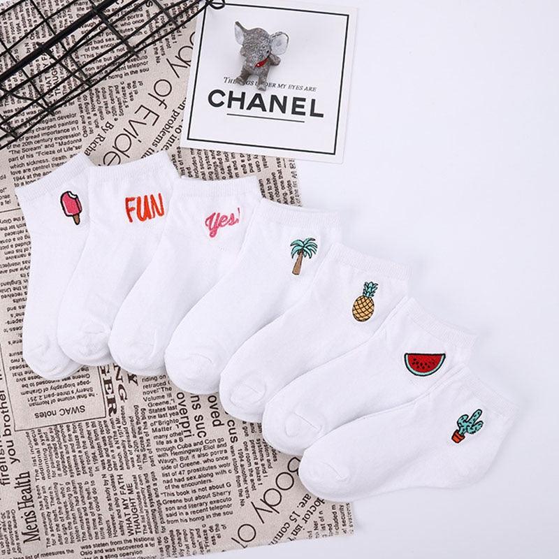 Chaussettes en coton pour enfants, chaussettes mignonnes avec broderie de fruits, chaussettes confortables en coton peigné pur, douces et confortables pour enfants