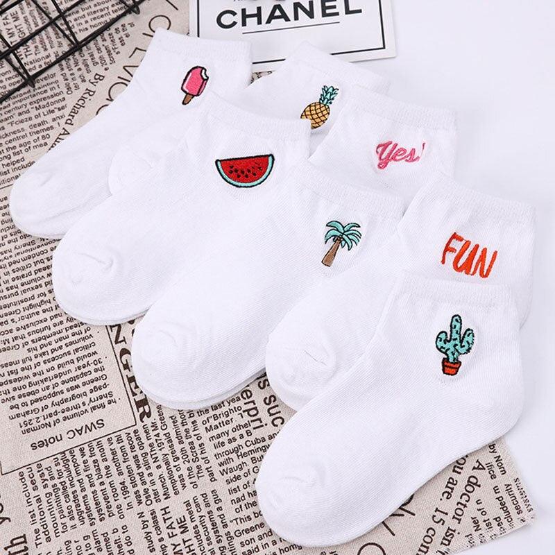 Chaussettes en coton pour enfants, chaussettes mignonnes avec broderie de fruits, chaussettes confortables en coton peigné pur, douces et confortables pour enfants