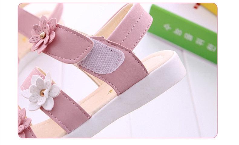Chaussures pour enfants Sandales d'été Filles Princesse Belles chaussures à fleurs Sandales plates pour enfants Bébé Fille Sandales à lanières pour filles avec fleurs Sandales habillées à bout ouvert Belles sandales de fête en plein air