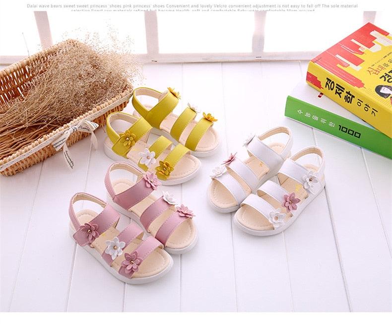 Chaussures pour enfants Sandales d'été Filles Princesse Belles chaussures à fleurs Sandales plates pour enfants Bébé Fille Sandales à lanières pour filles avec fleurs Sandales habillées à bout ouvert Belles sandales de fête en plein air