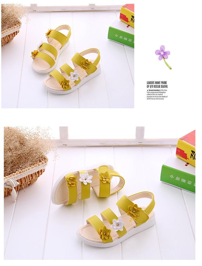 Chaussures pour enfants Sandales d'été Filles Princesse Belles chaussures à fleurs Sandales plates pour enfants Bébé Fille Sandales à lanières pour filles avec fleurs Sandales habillées à bout ouvert Belles sandales de fête en plein air