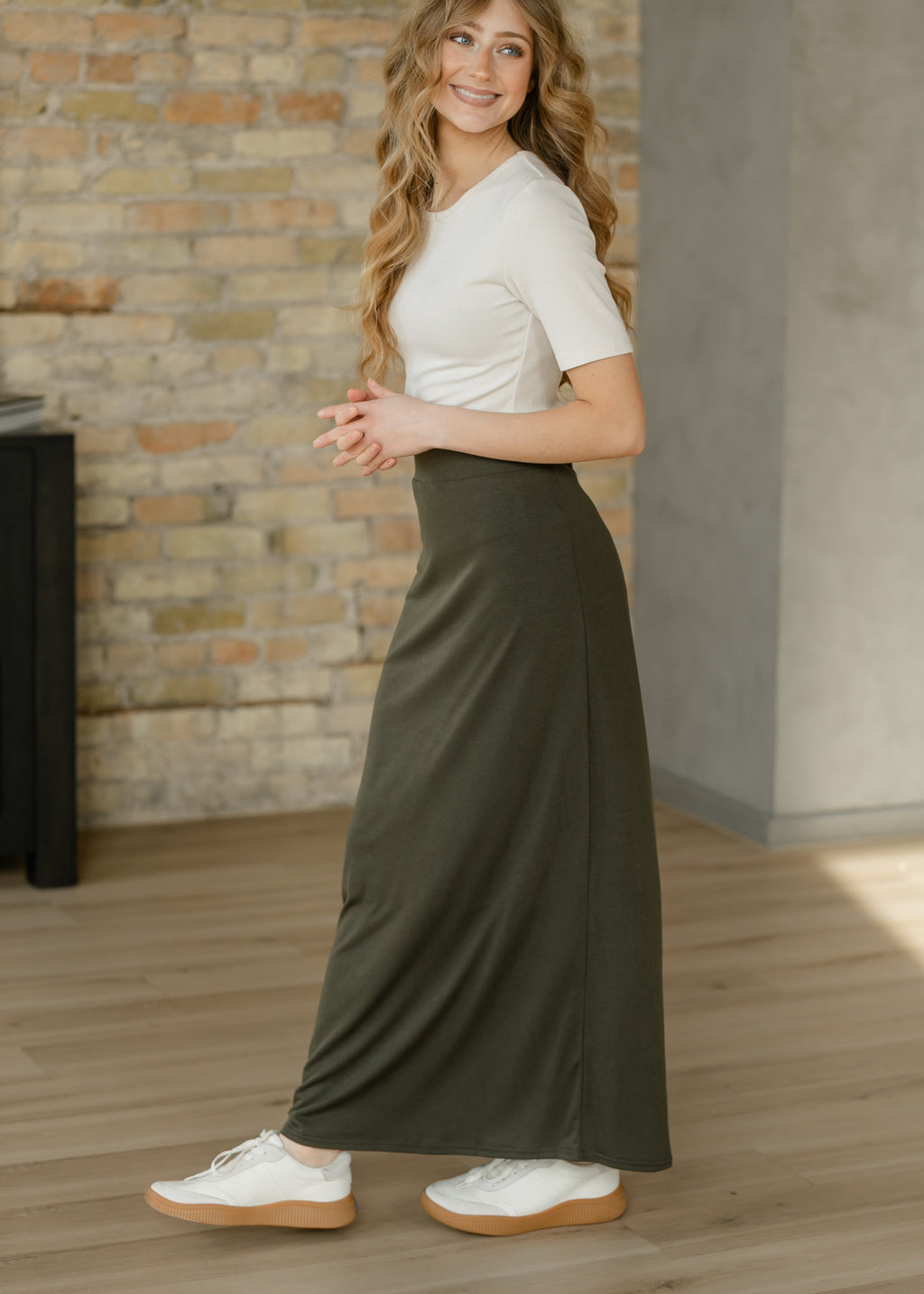 Jupe longue Clarise Olive en maille premium