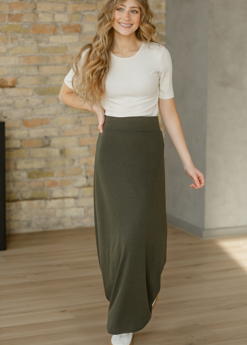 Jupe longue Clarise Olive en maille premium