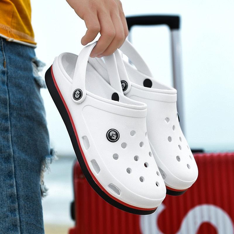Sabots Classiques pour Hommes Chaussons à Semelle Souple Sabots de Plage Tendance Sandales pour Hommes Confortables Respirantes à Lanière Cheville Antidérapantes Chaussures d'Eau Décontractées Sandales de Douche de Plage Chaussons d'Été