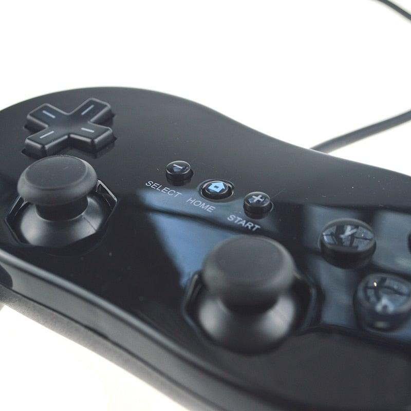 Manette de jeu filaire classique blanche et noire compatible avec les PC portables