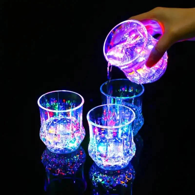Verres à bière lumineux à LED colorés