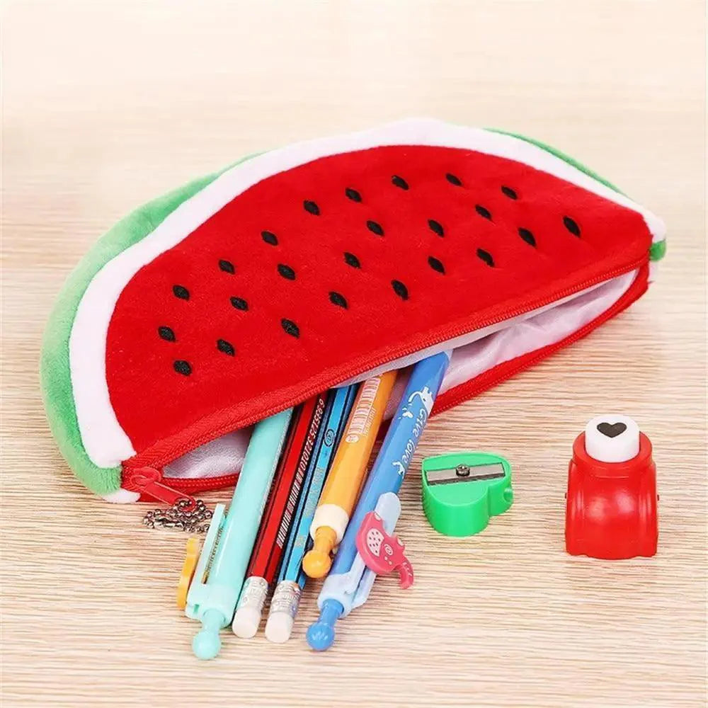 Trousse à Crayons en Peluche Douce en Forme de Pastèque Colorée pour Étudiants, Trousse de Maquillage au Design Mignon