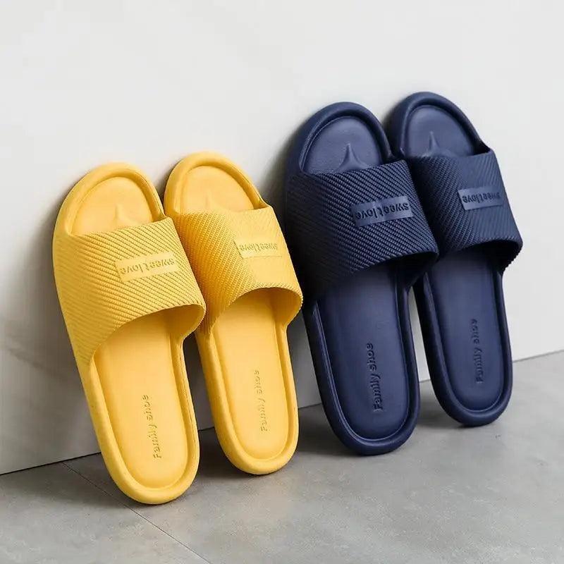 Nouvelles pantoufles cool pour femmes, tongs d'été, pantoufles d'intérieur, design unique, antidérapantes, douces, pour la maison et la salle de bain
