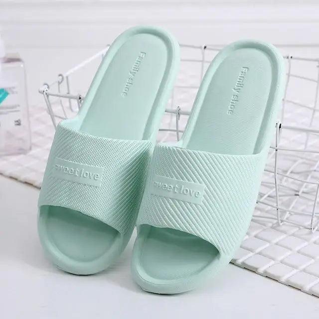 Nouvelles pantoufles cool pour femmes, tongs d'été, pantoufles d'intérieur, design unique, antidérapantes, douces, pour la maison et la salle de bain