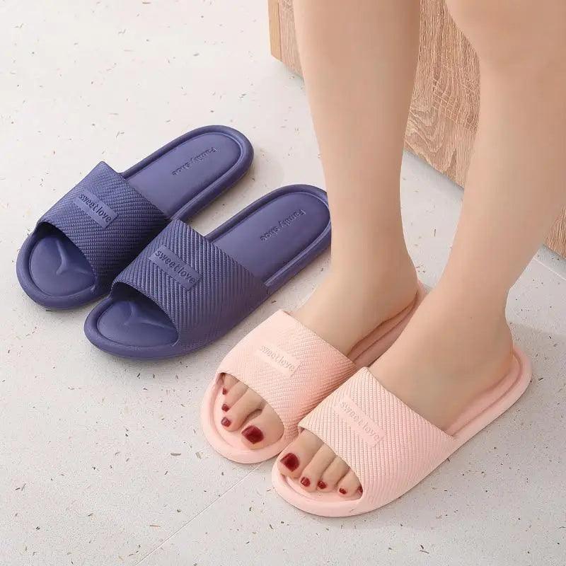 Nouvelles pantoufles cool pour femmes, tongs d'été, pantoufles d'intérieur, design unique, antidérapantes, douces, pour la maison et la salle de bain