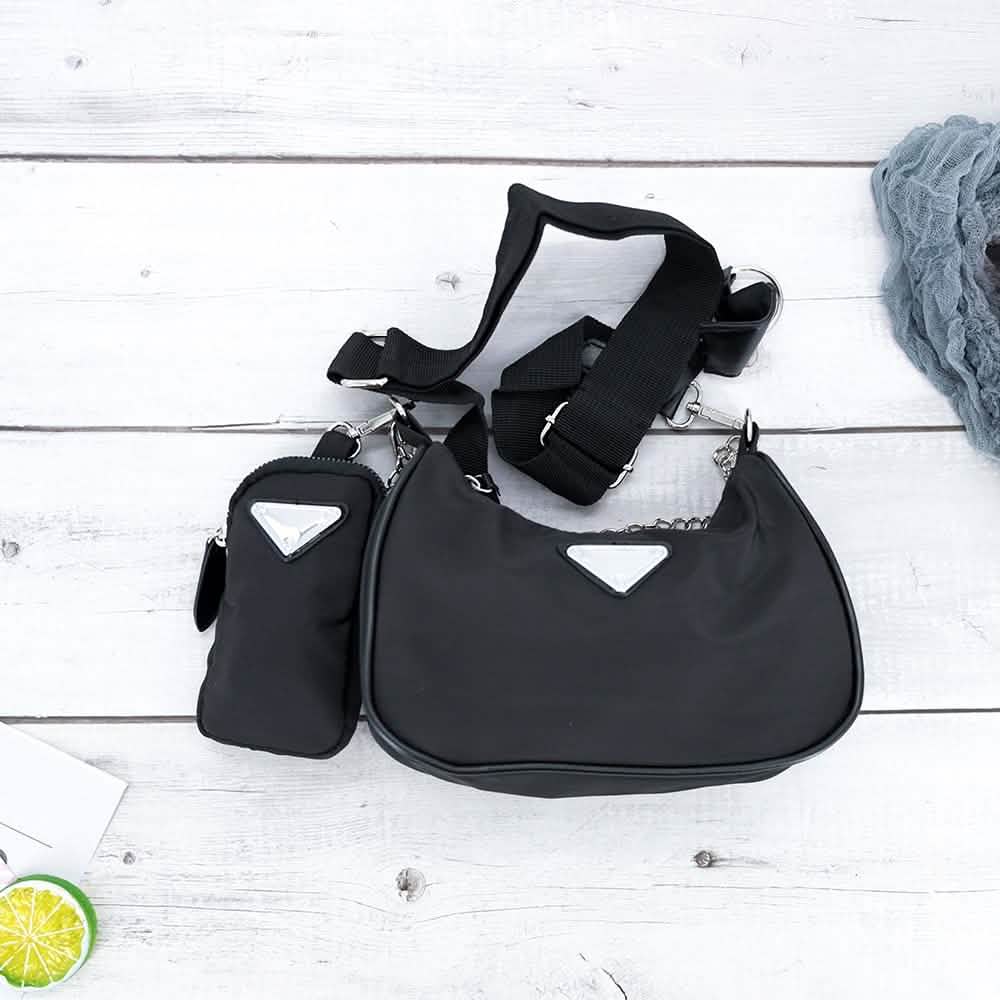 Sac à bandoulière avec chaîne et pochette porte-clés