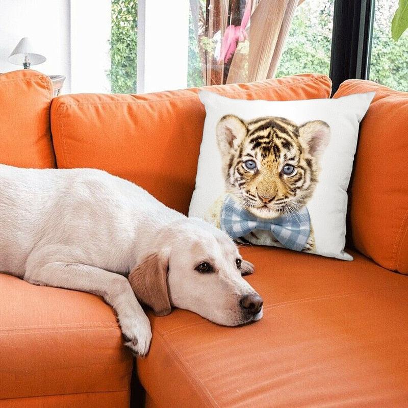 Housse de coussin en coton et lin avec motif d'adorables bébés animaux pour canapé, housses de coussin avec animaux (tigre, lapin, cheval, mouton, ours) avec des fleurs sur la tête, housses de coussin décoratives en velours 45X45CM