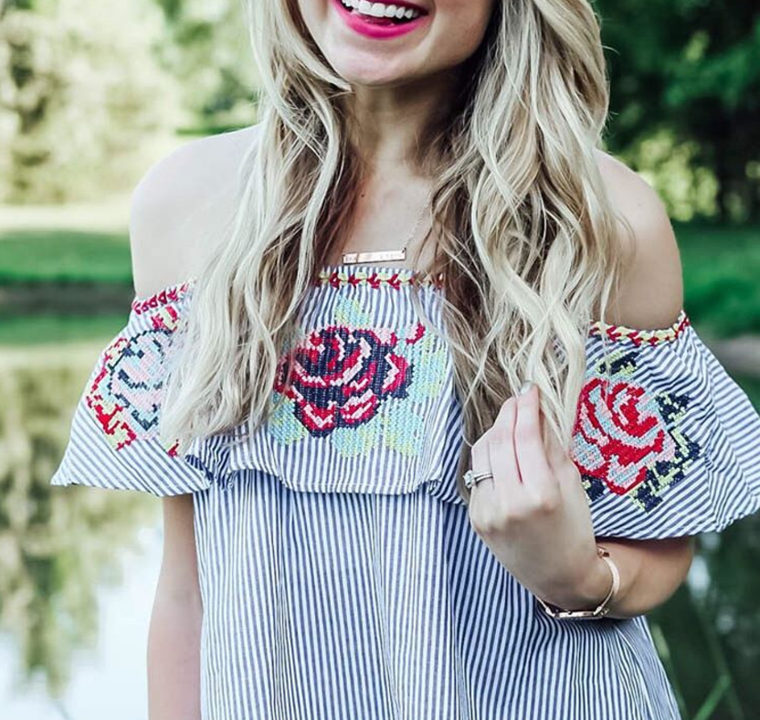 Collier barre personnalisé estampé à la main