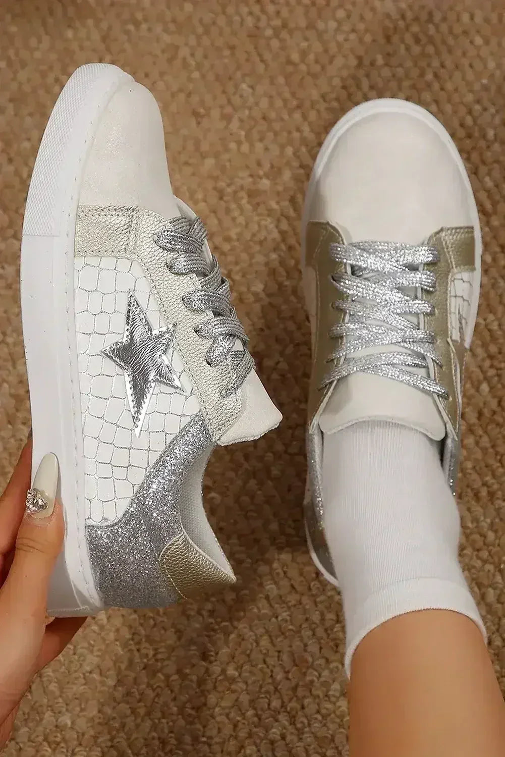 Baskets à lacets en similicuir PU à motif étoiles à paillettes dorées
