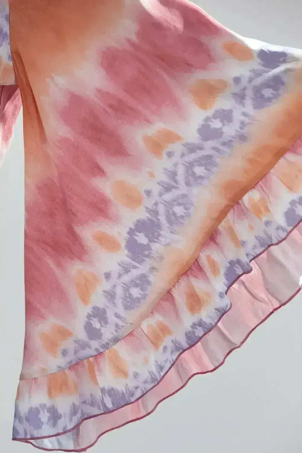 Crop top Tie-Dye à Manches Cloche – Manches Fluides et Design Élégant