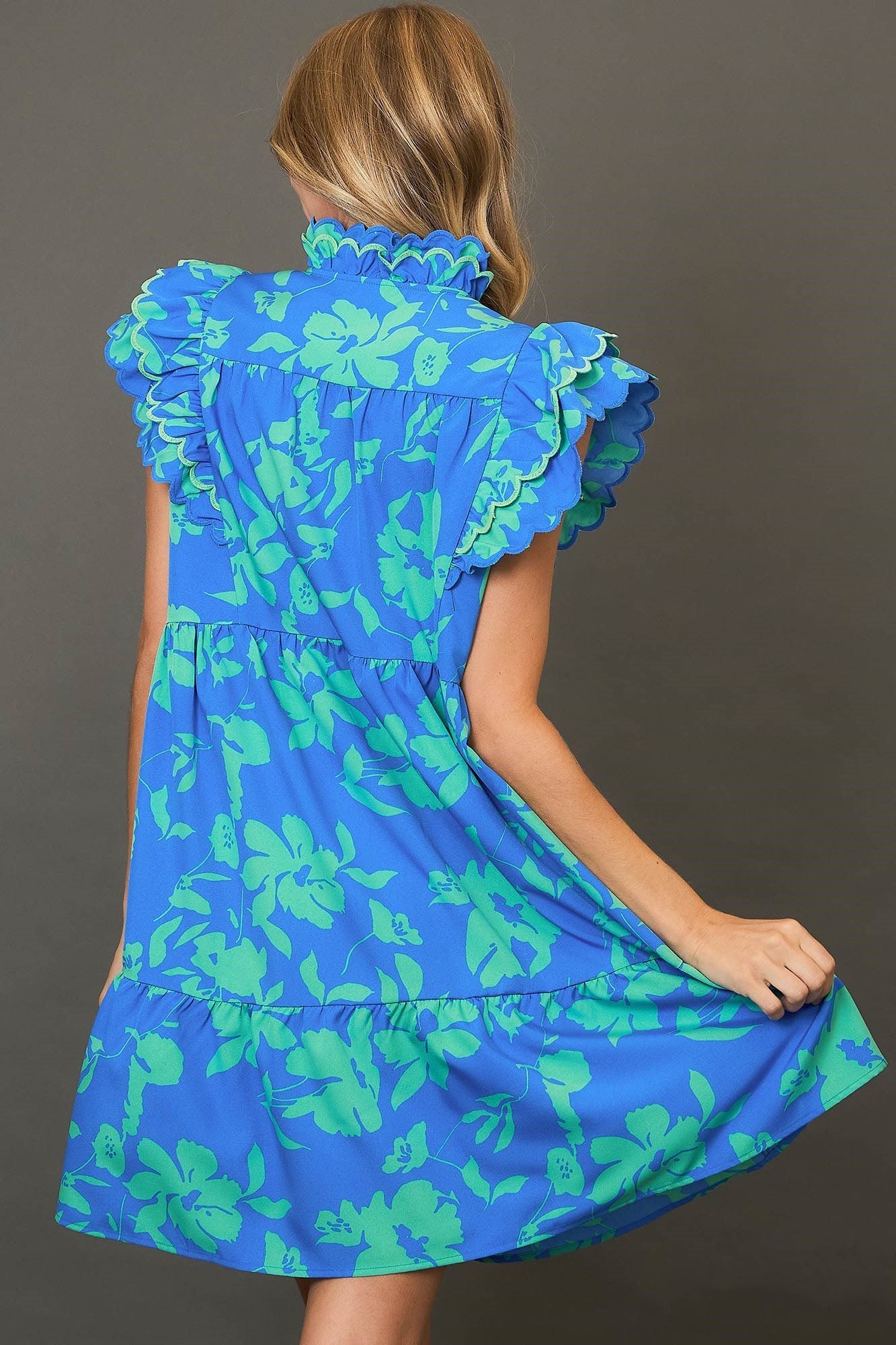 Robe Mini Bleue Grande Taille à Imprimé Floral Bicolore et Manches Volantes, Robe Élégante Grande Taille