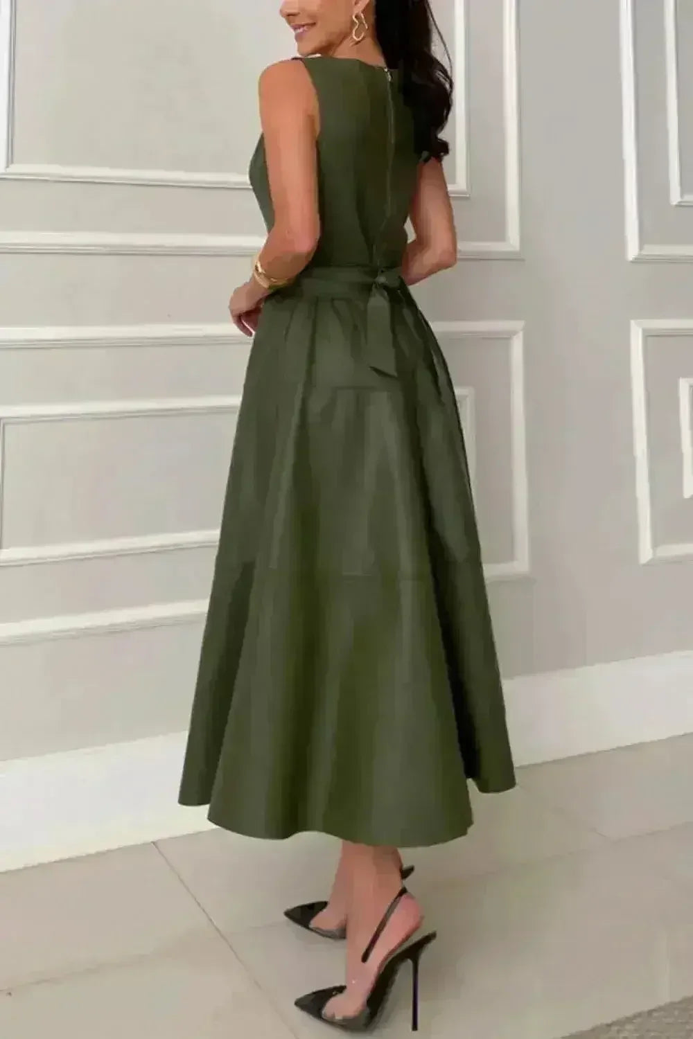 Robe midi classique sans manches avec taille à nouer – Femstylo