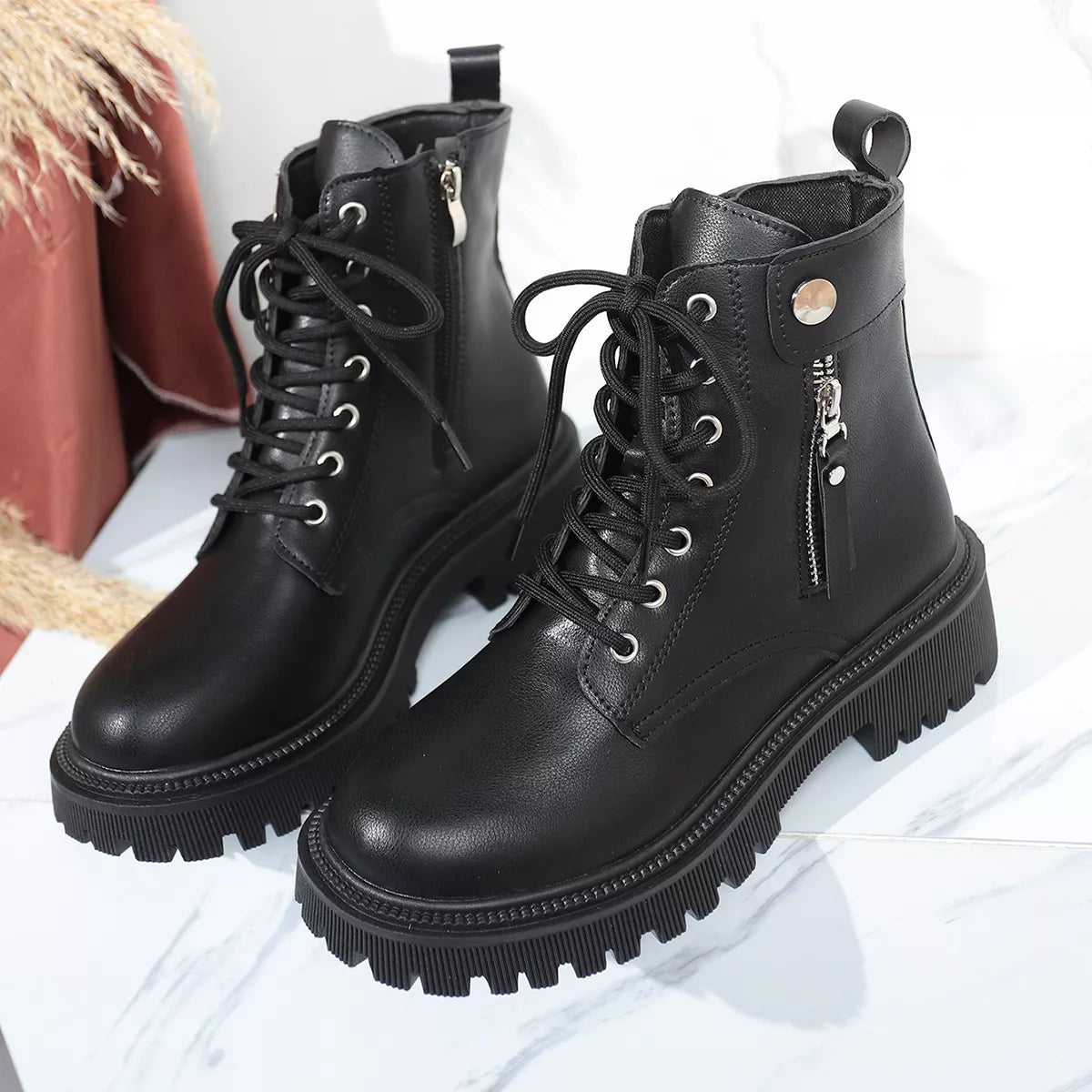 Bottes à talons carrés et bout rond avec talon confortable