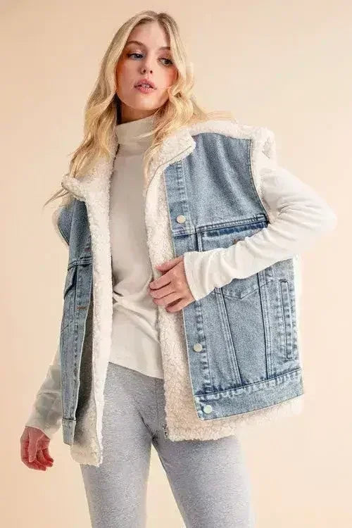 Gilet en jean à patch Sherpa Aemi + Co style deux pièces