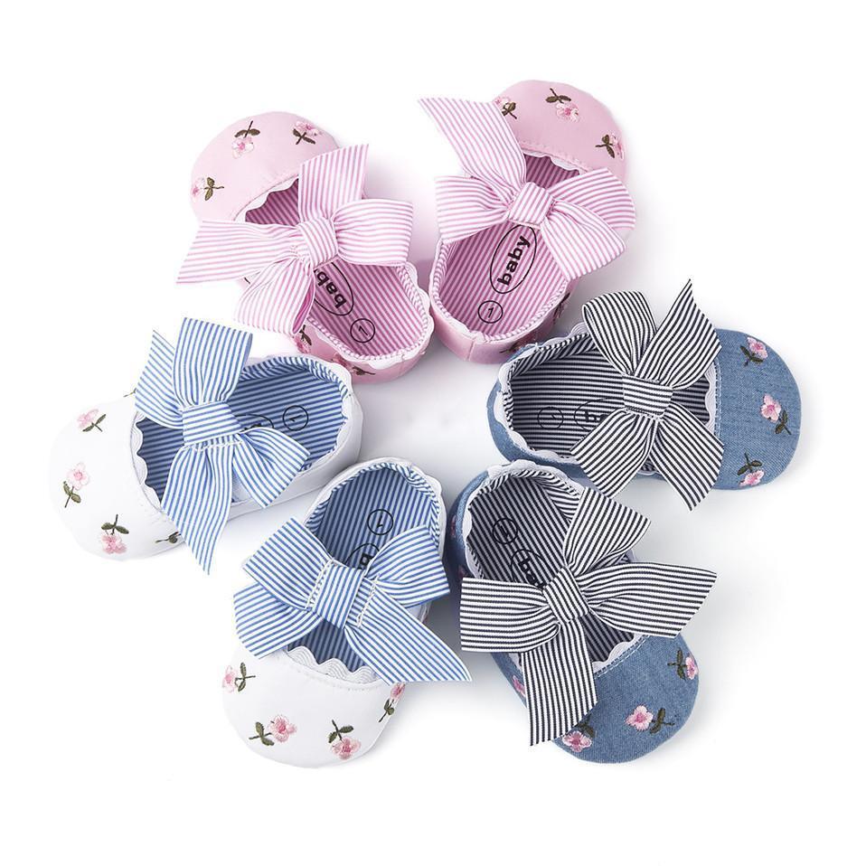 Chaussures de nouveau-né pour bébé fille, broderie florale, nœud rayé, premiers pas, semelles souples antidérapantes, chaussures de princesse