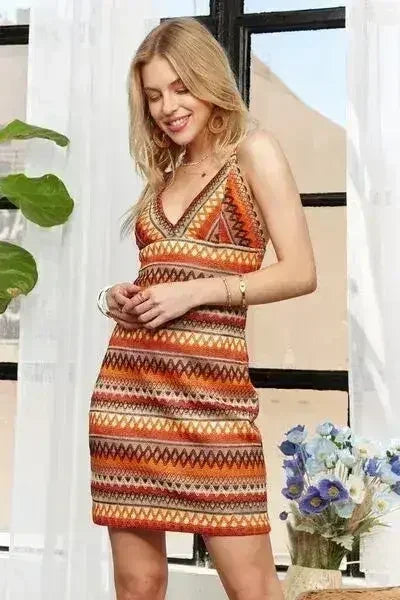 Robe mini ADORA rayée contrastée à col en V