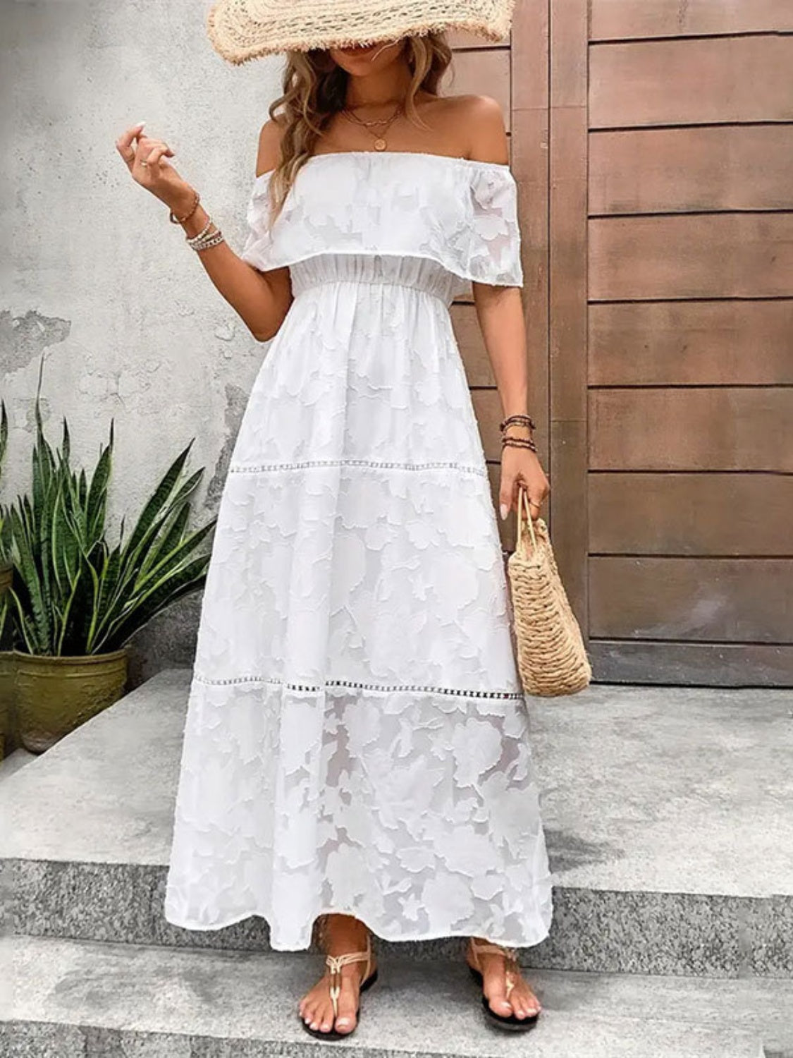 Robe longue blanche chic à épaules dénudées élégante robe d'été à manches courtes