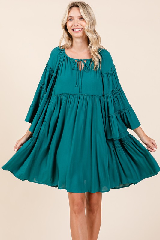 Robe pour femme à col lavallière volanté et manches cloche – Robe féminine et sophistiquée avec des détails volantés ludiques et d'élégantes manches cloche