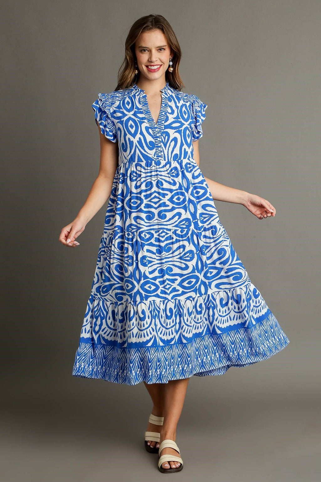 Robe mi-longue évasée à manches courtes et volants, imprimé bicolore bleu grande taille – Robe pièce maîtresse