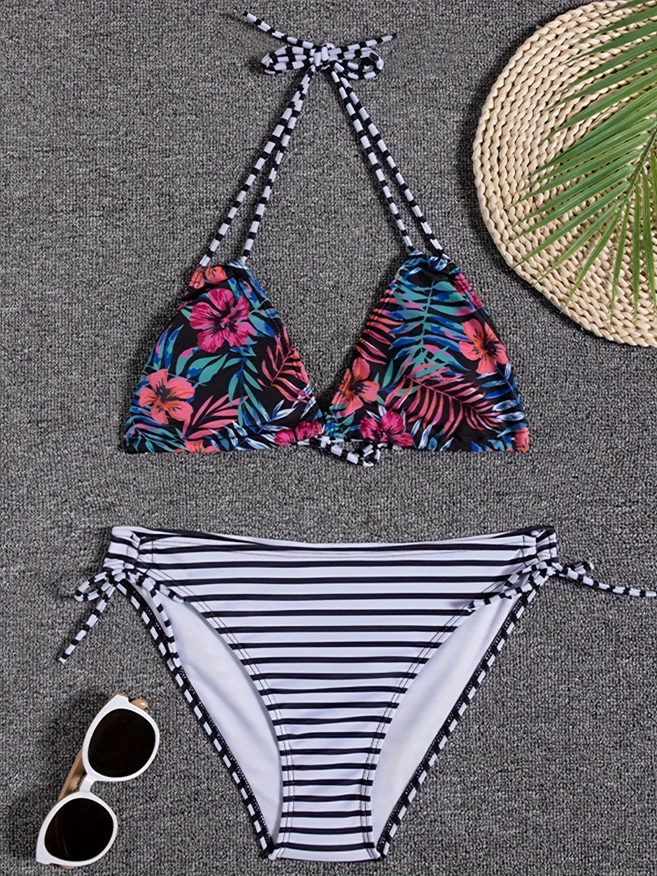 Ensemble Bikini Triangle 2 Pièces Femme Sunset Bloom – Maillot de Bain Vibrant à Imprimé Floral Aléatoire, Dos Nu avec Liens, Bas à Nouer sur les Côtés et Jambes Échancrées – Maillot de Bain Extensible pour Femme pour les Escapades Estivales à la Plage