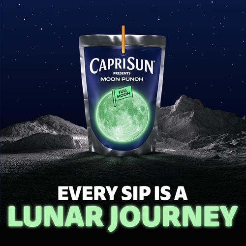 Boisson Capri Sun Moon Punch aromatisée aux cerises sauvages à base de concentré avec d'autres arômes naturels, boîte de 10 sachets de 17,7 cl
