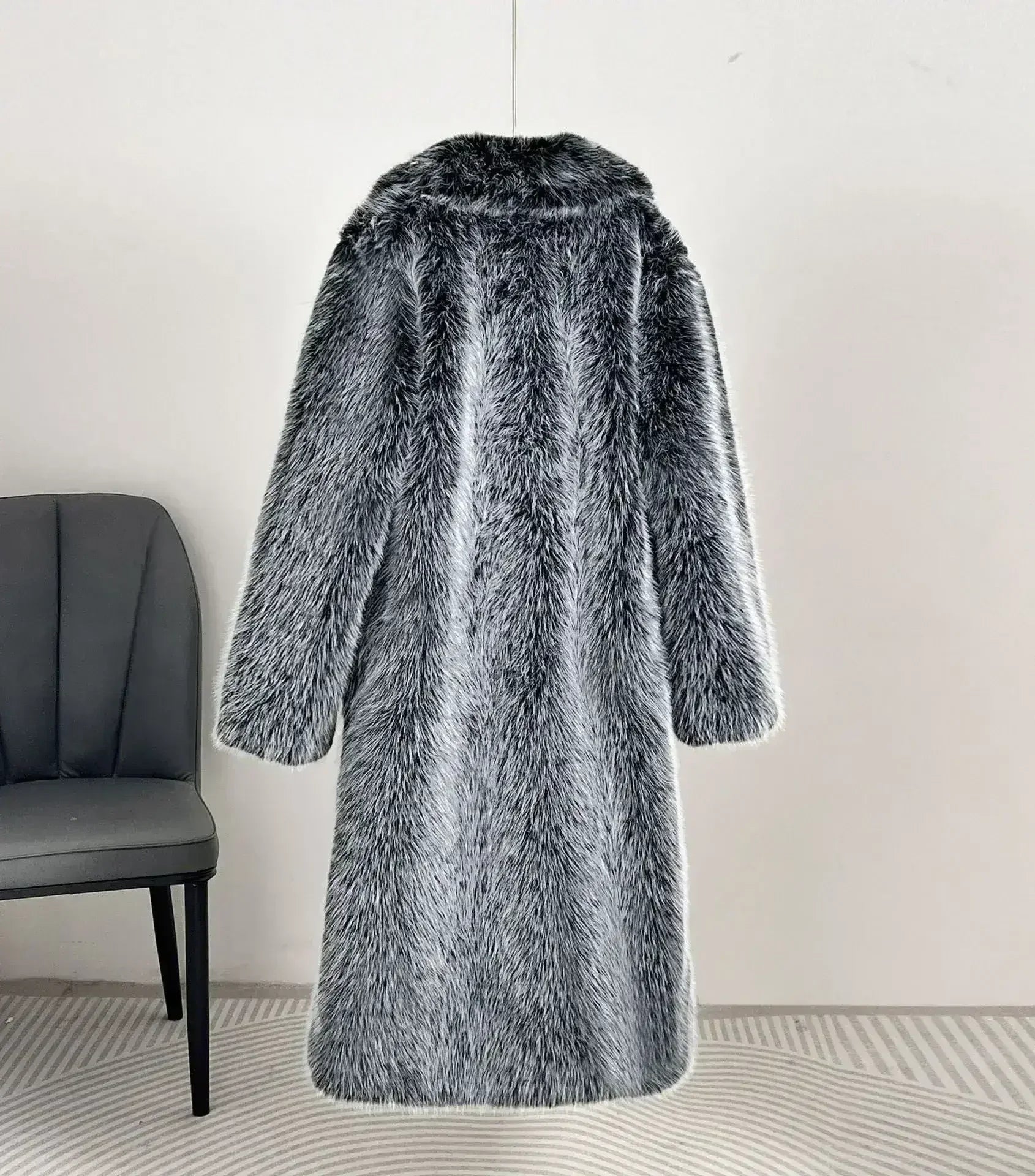 Manteau long en fausse fourrure Royal – Édition 25