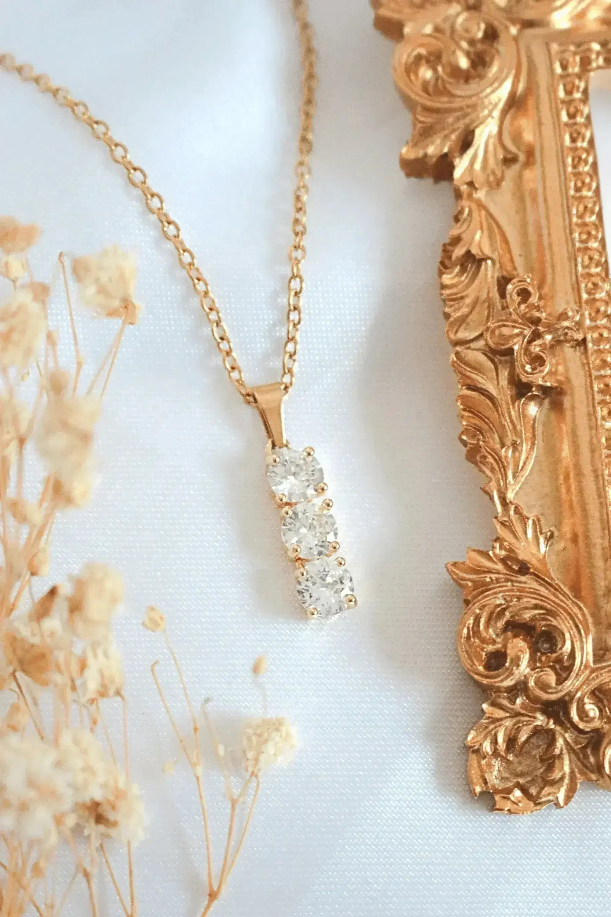 Collier pendentif en oxyde de zirconium 24 carats