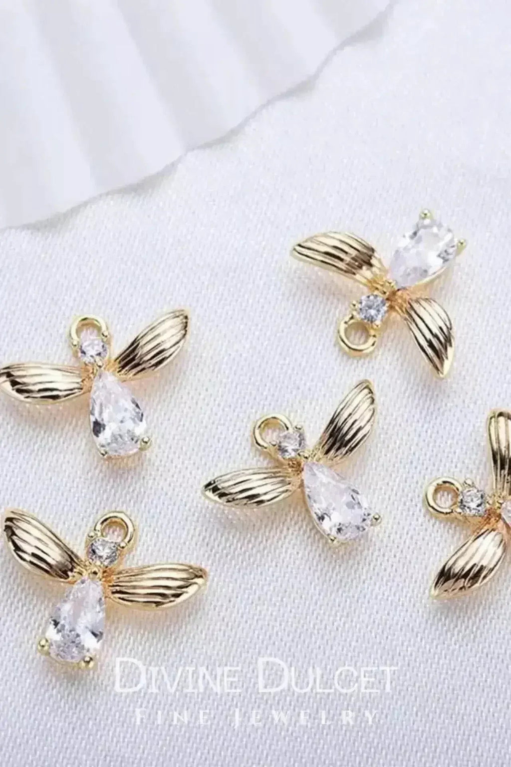 Boucles d'oreilles pendantes abeille - Or 18 carats et oxyde de zirconium | Femstylo