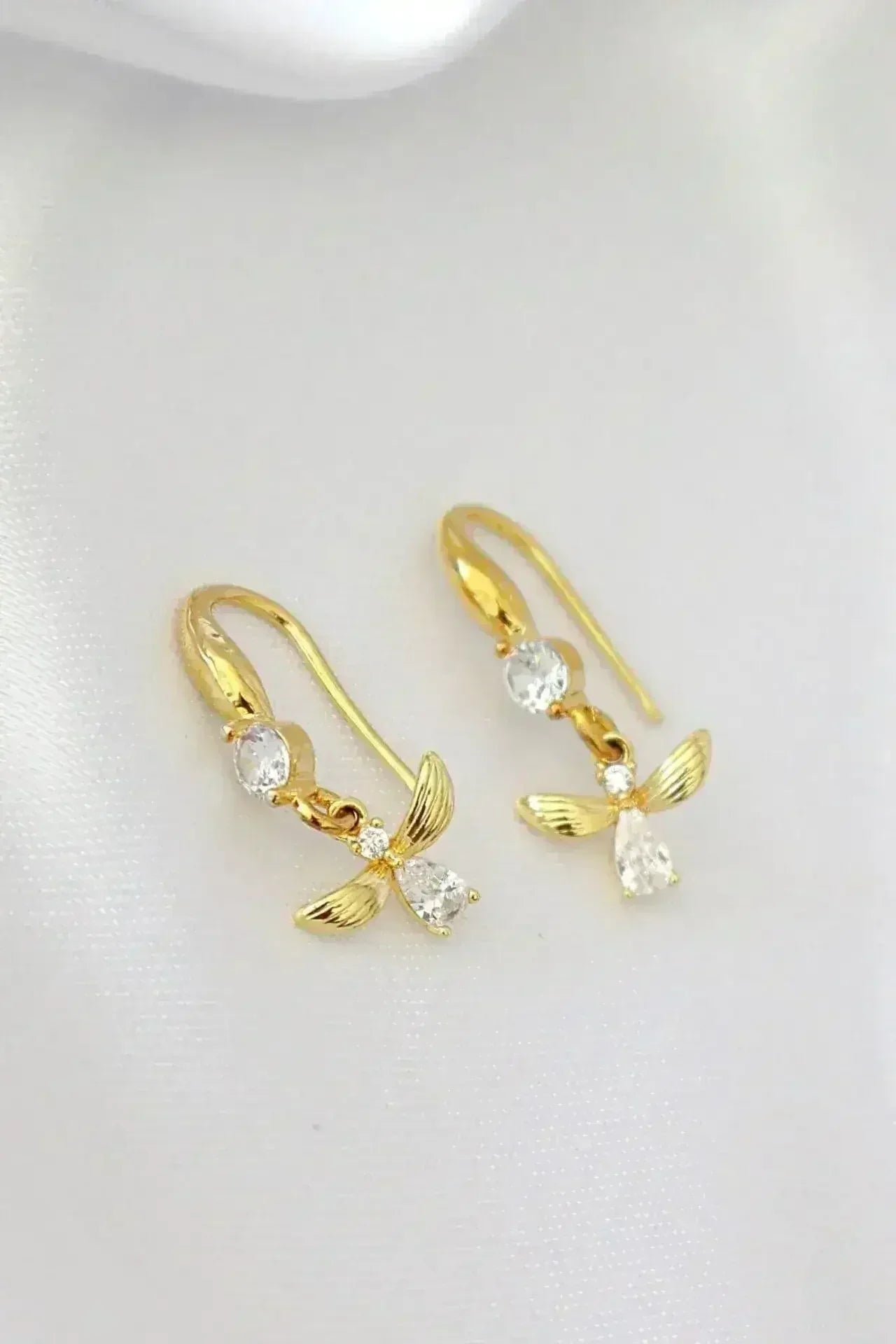 Boucles d'oreilles pendantes abeille - Or 18 carats et oxyde de zirconium | Femstylo