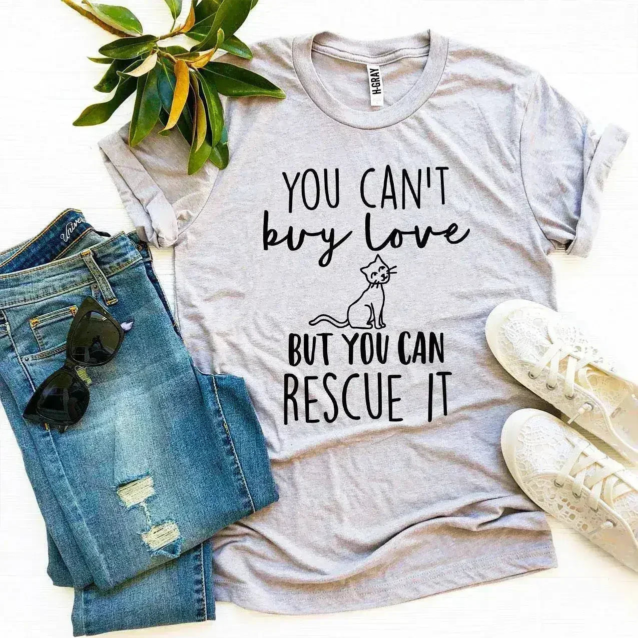On ne peut pas acheter l'amour, mais on peut le sauver - T-shirt