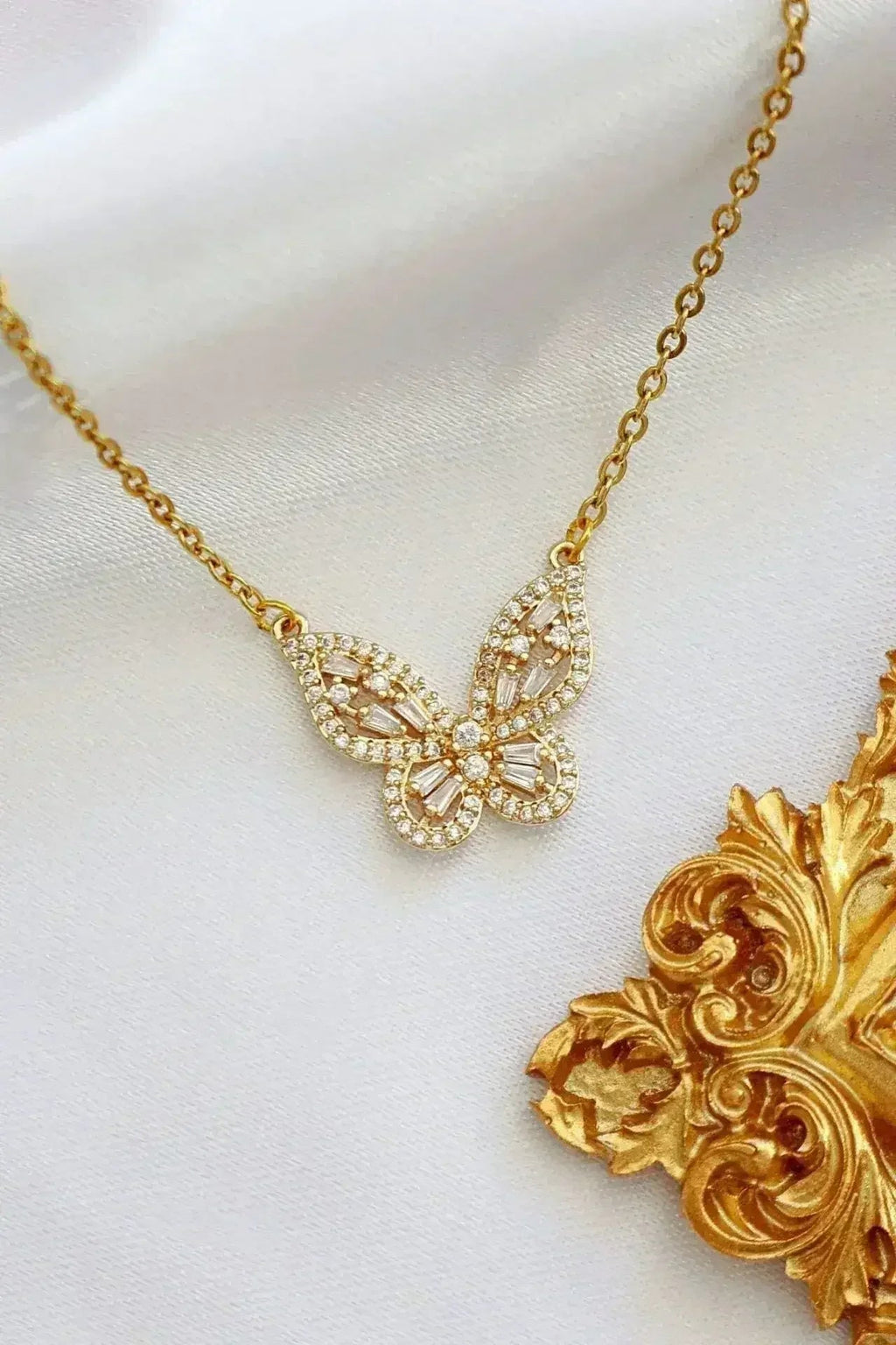 Collier Pendentif Papillon 24 carats