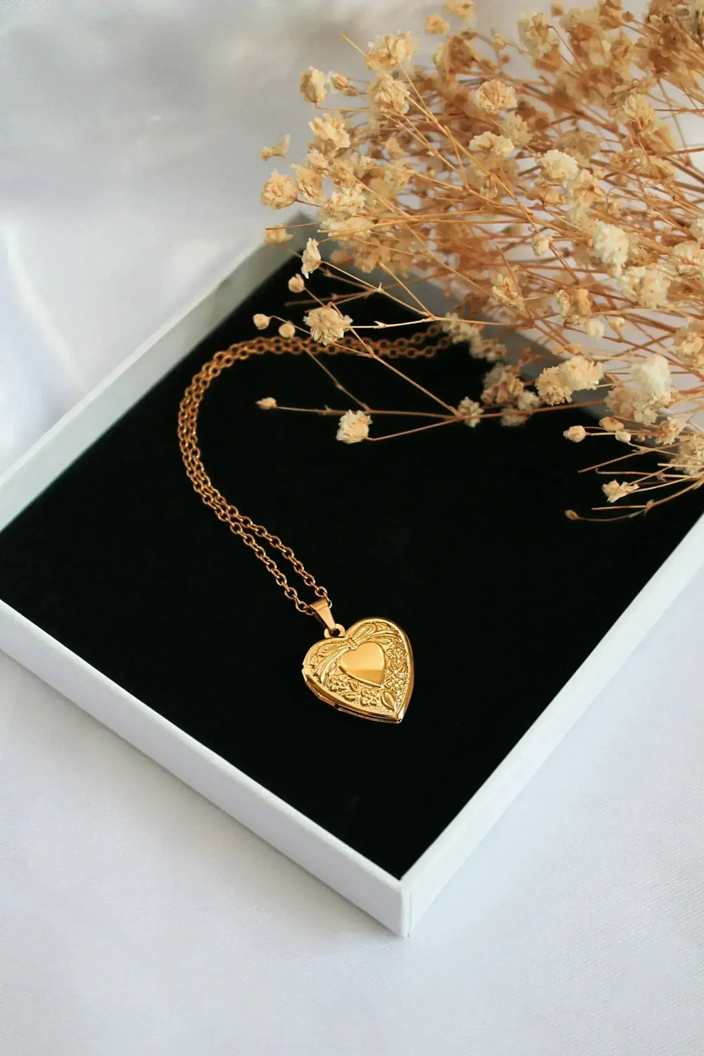 Collier Cœur Médaillon Or 18 Carats - Bijou Mignon et Significatif