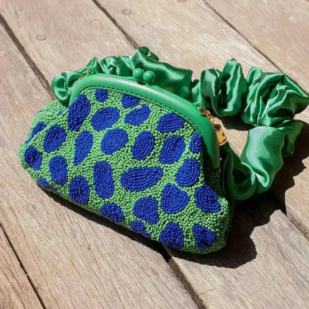 ARNOLDI JADE Pochette perlée à la main, vert et bleu luxueux