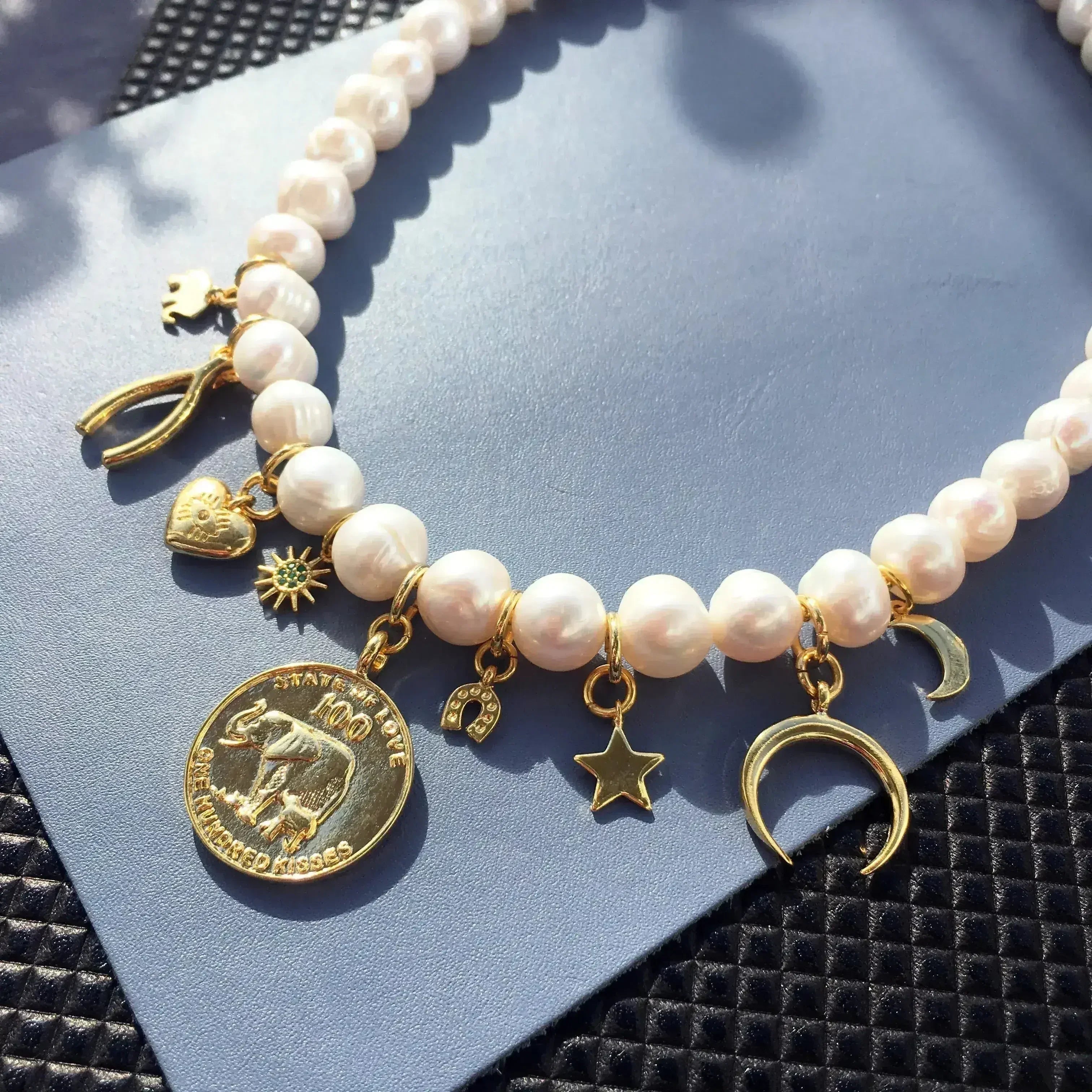 Collier de perles porte-bonheur