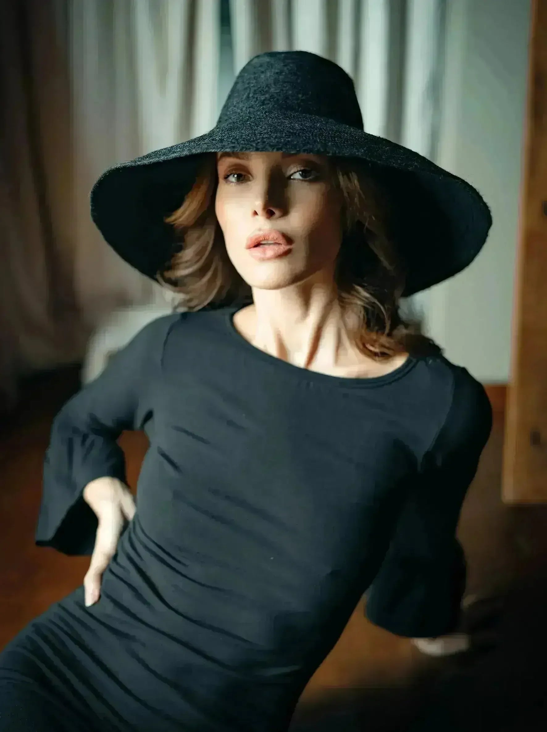 Chapeau de paille RIRI en jute, coloris noir