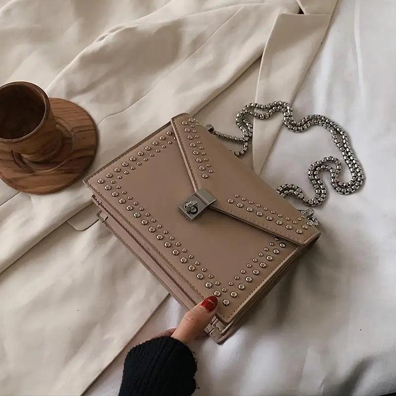Sacs à bandoulière en cuir à récurer éblouissants pour femmes et filles Sac à bandoulière de luxe avec chaîne et rivet - Petits sacs à main pour femmes