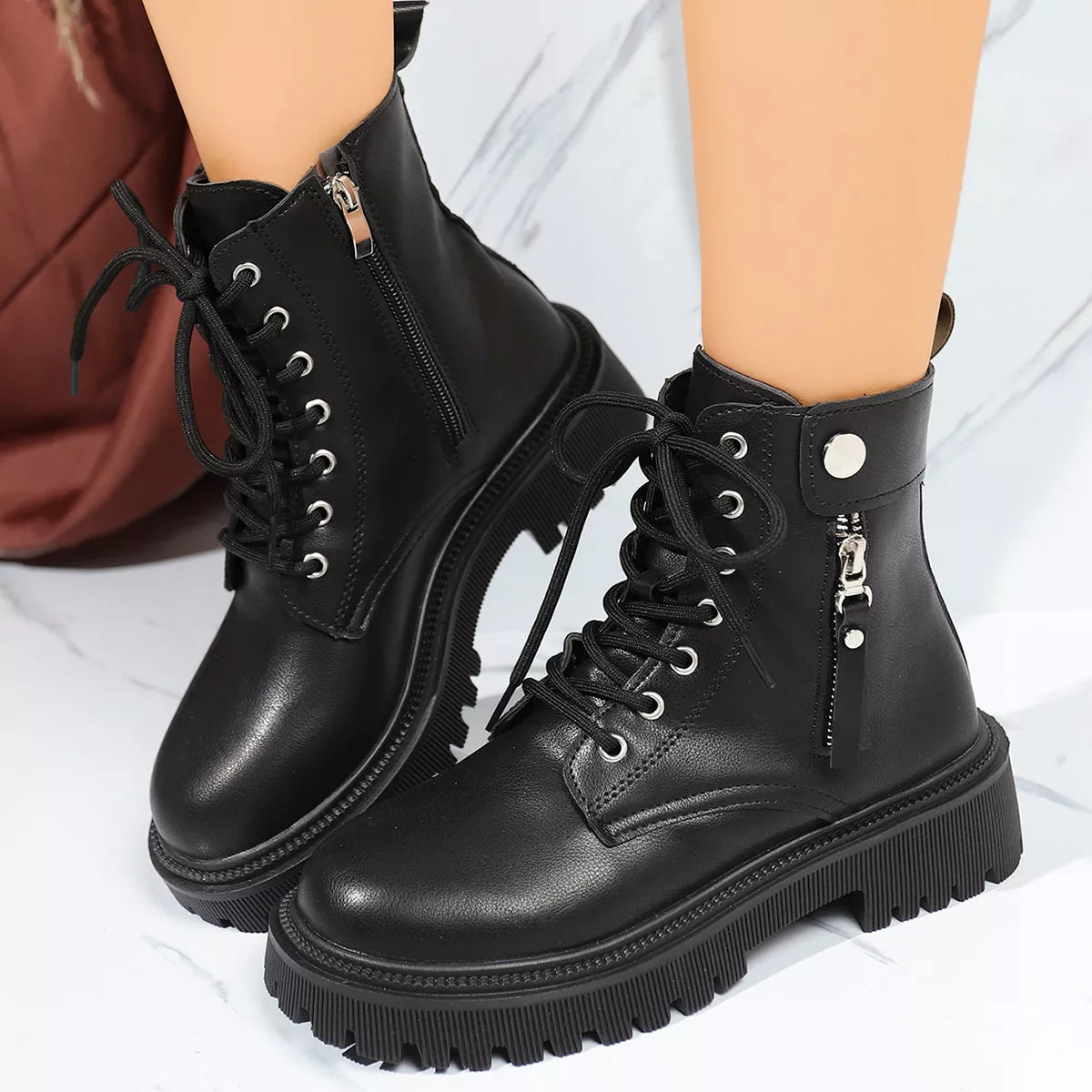 Bottes à talons carrés et bout rond avec talon confortable